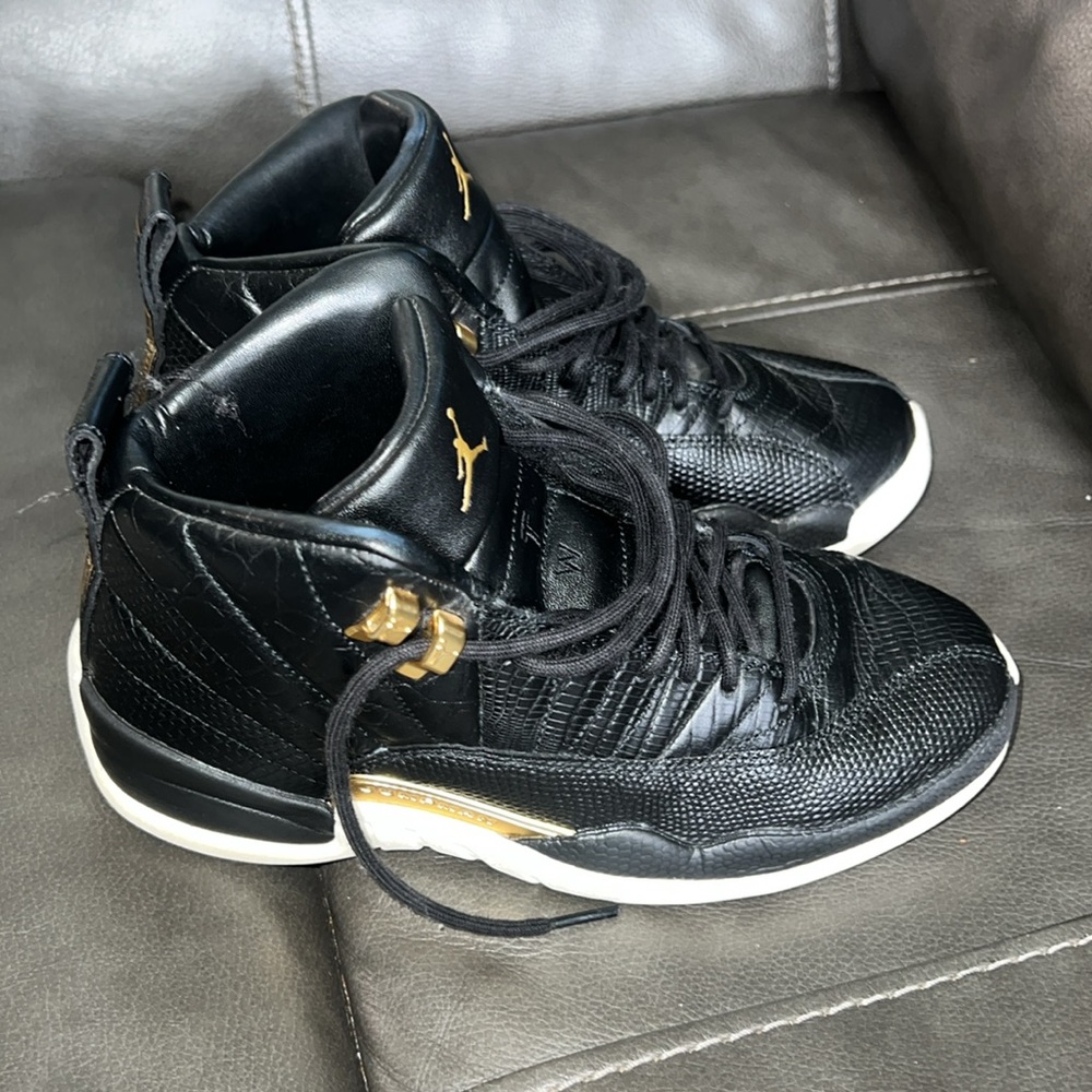Woman Jordan 12 XII Retro
Reptile Black Gold